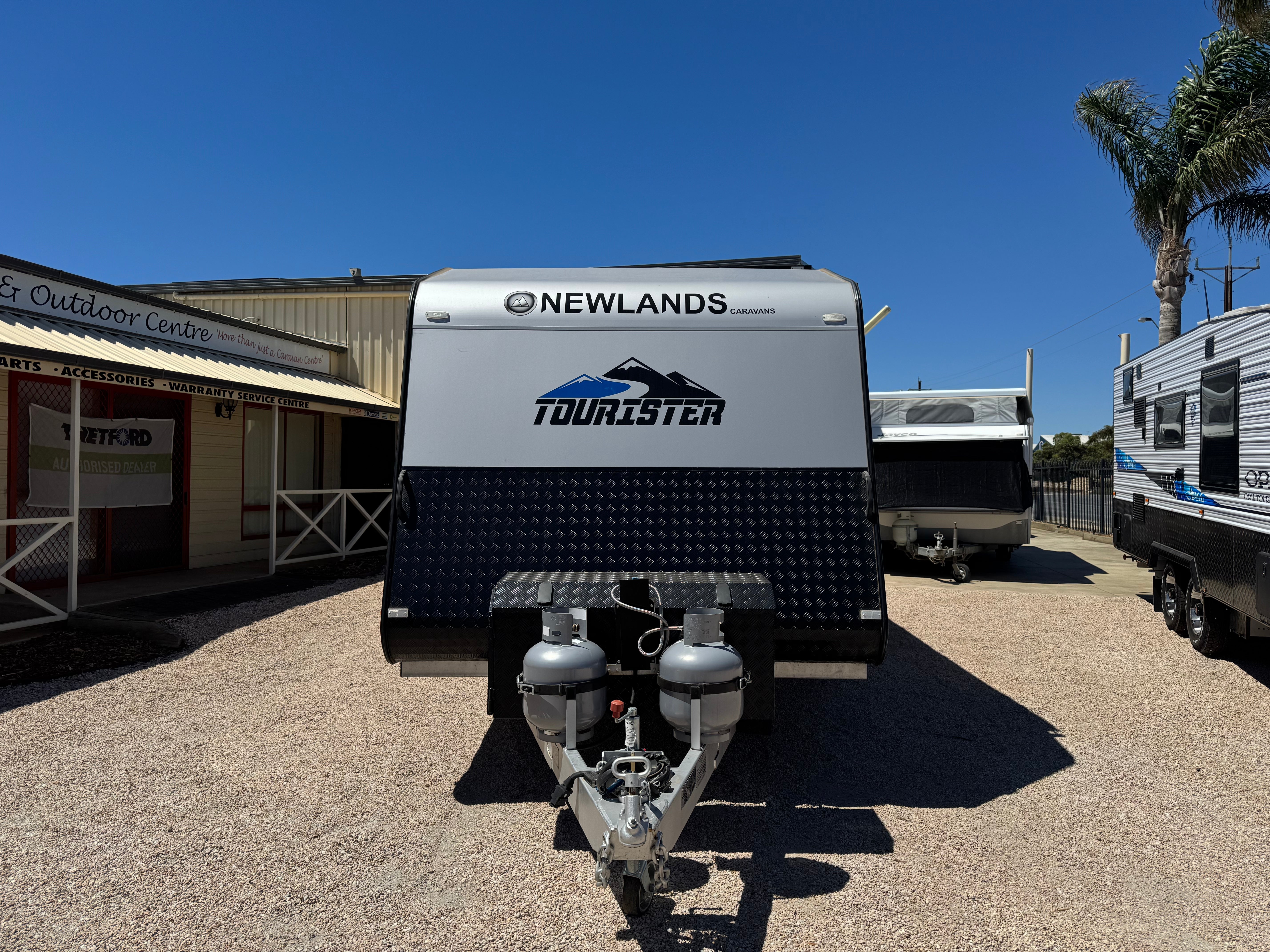 NEWLANDS TOURISTER