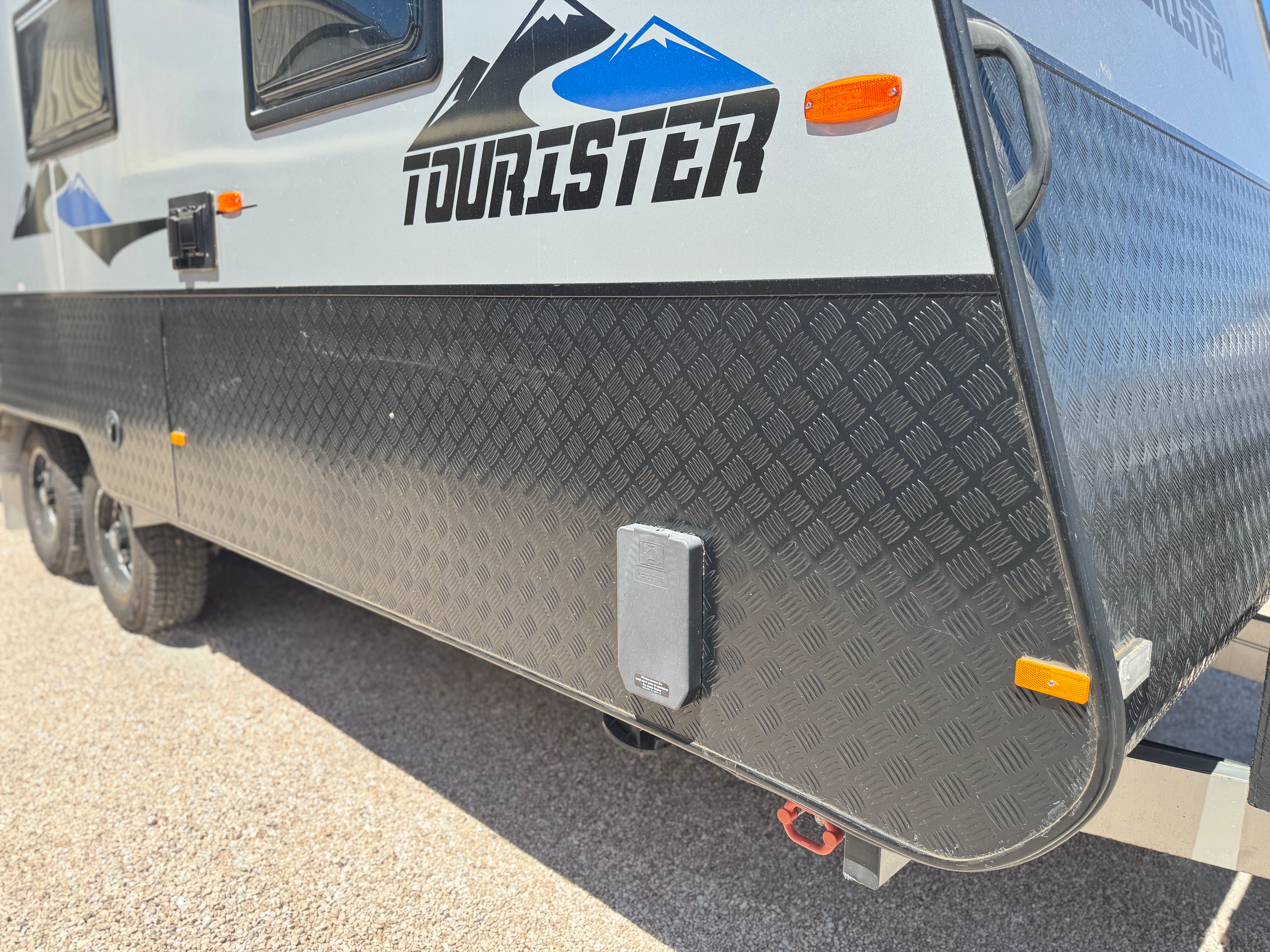 NEWLANDS TOURISTER