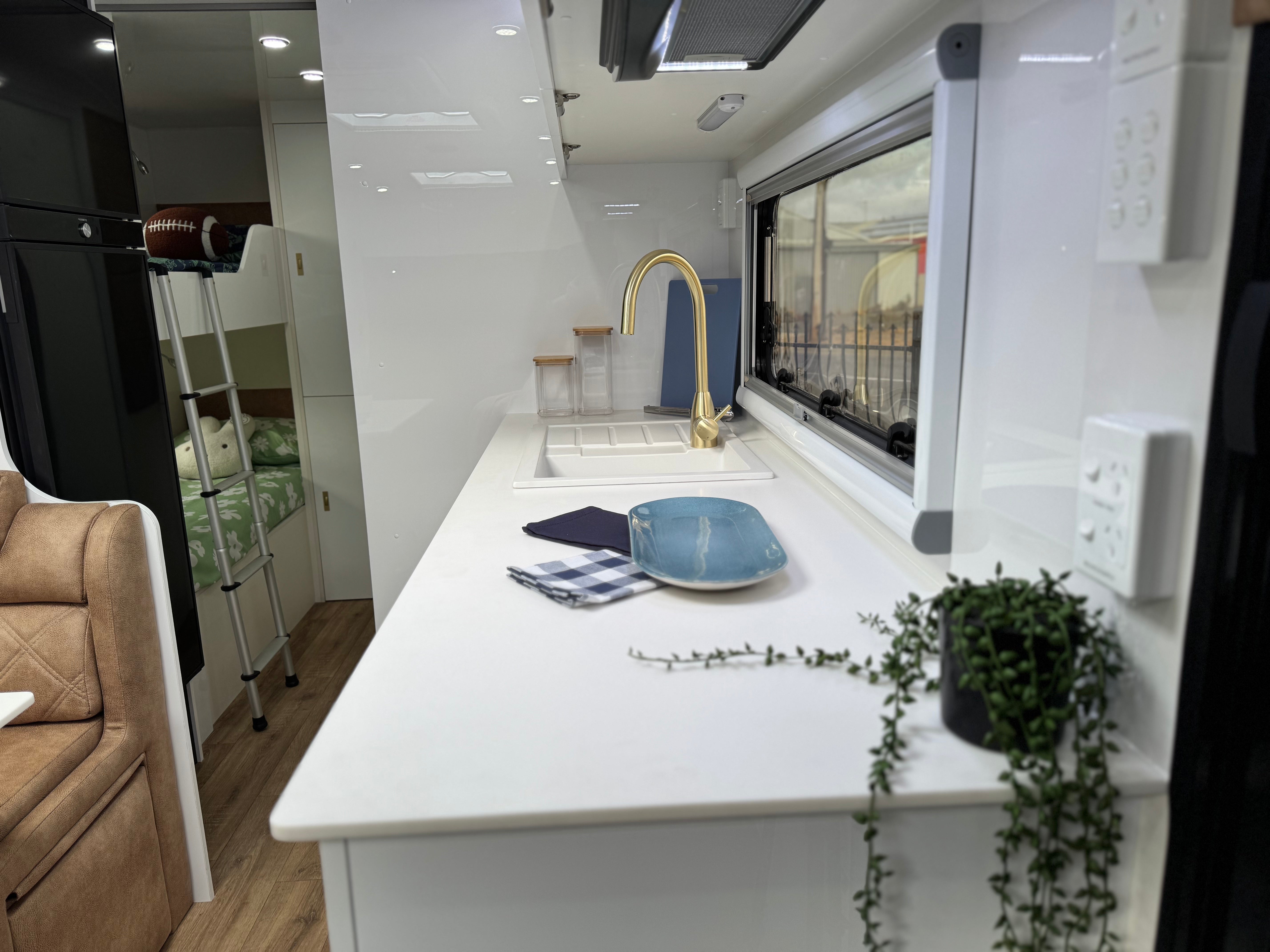 PRIME EDGE WARRIOR OFF-ROAD 21.6FT