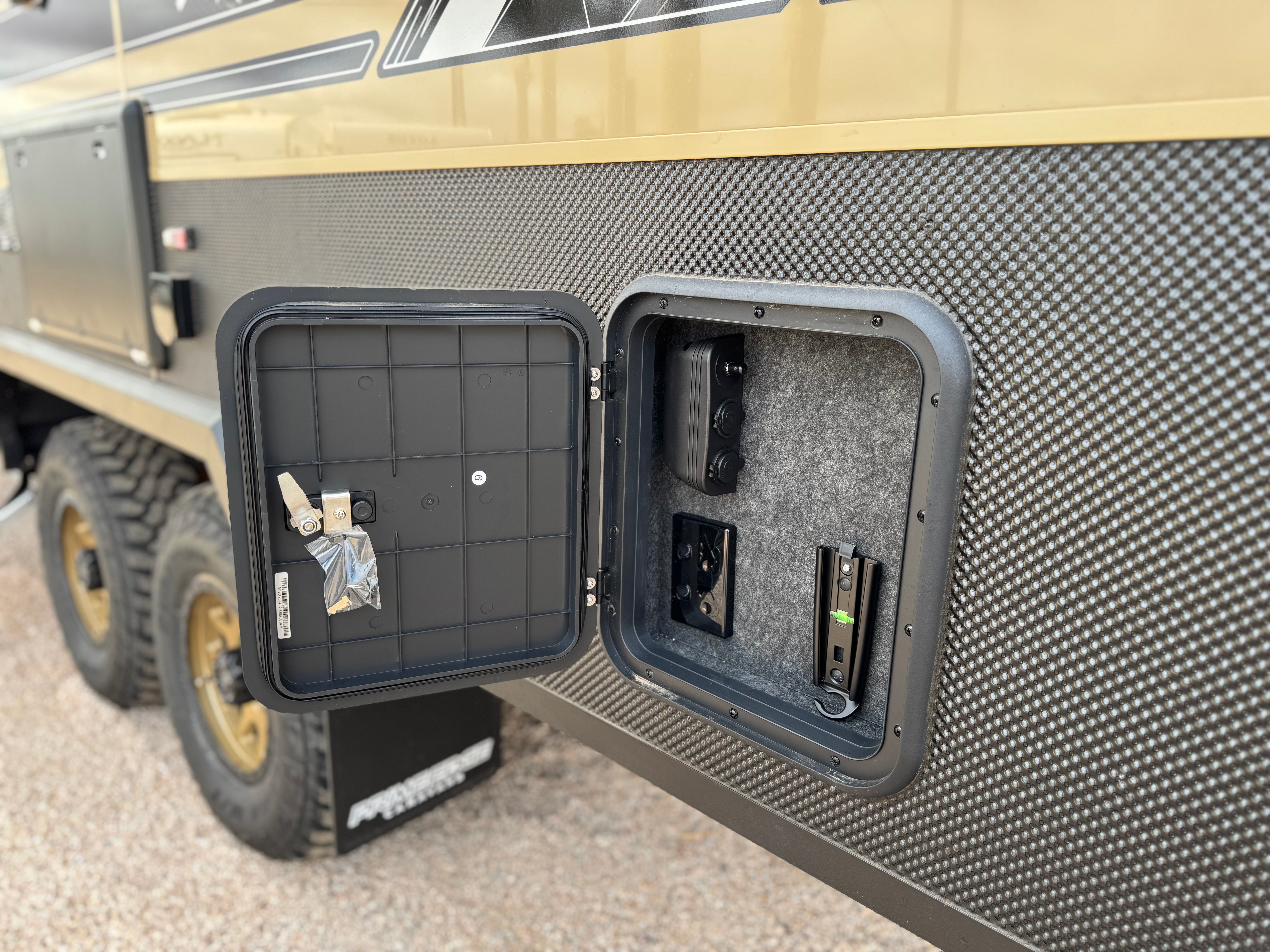 PRIME EDGE WARRIOR OFF-ROAD 21.6FT